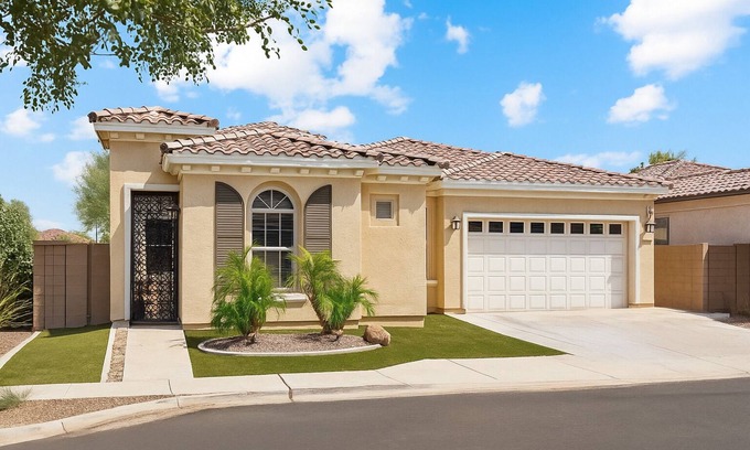 Maryvale House | Spacious Retreat —Minutes from Westgate & Stadium