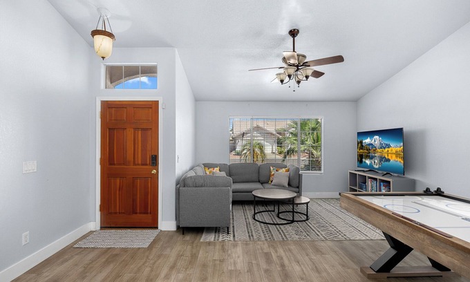 Pivotal Peoria Center House | Spacious Retreat w/Free Heated Pool – Close to Stadium & Ballparks!