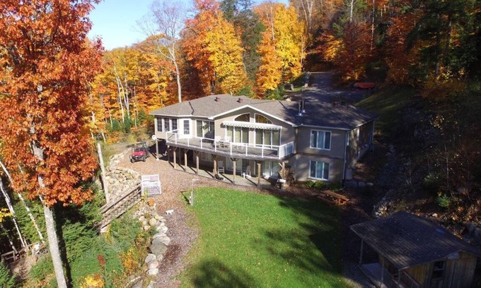 Dysart et al Cottage | Spacious Retreat with Privacy on 45 acres