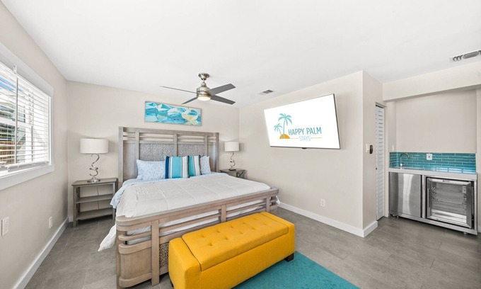 Orlando Beach Condo | Spacious Riverfront Compass Suite W/Private Beach Access, Fire Pit, & BBQ Grills 🌴