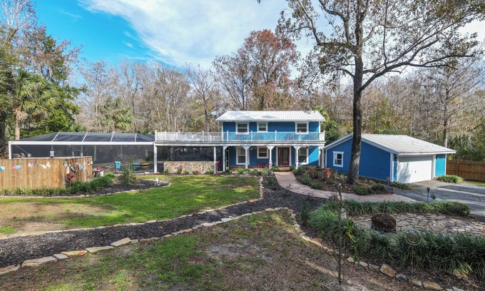 Dunnellon House | Spacious Riverhouse with views, pool, jacuzzi, and near Rainbow River