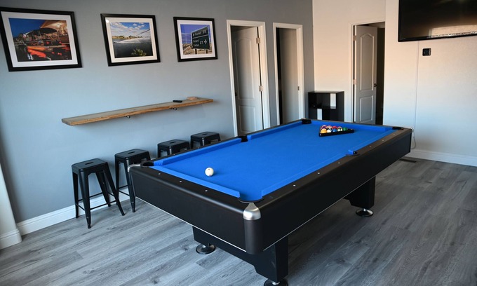 Parker Strip House | Spacious Riverhouse with private park/boat ramp