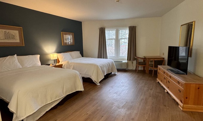 Perth South Hotel | Spacious Room w/Two Queen Beds