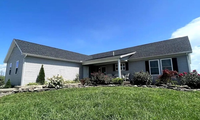 Crittenden House | Spacious rural retreat near Ark/Museum