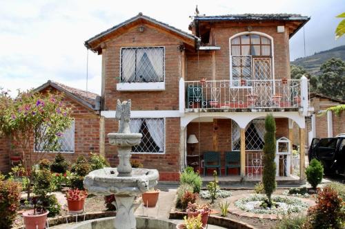 El Angel Villa | Spacious Rustic Villa - San Isidro, Carchi