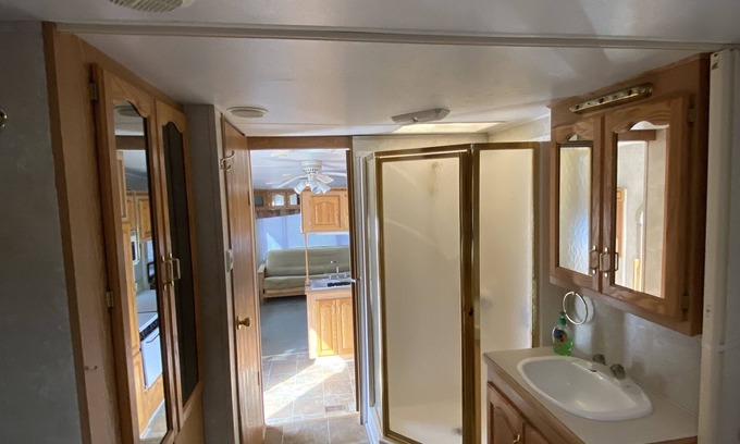 St. Johnsville House | Spacious RV on the Canal