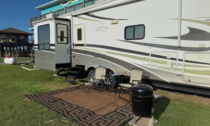 Holly Beach House | Spacious RV with AC in charming Holly Beach