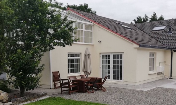 Headford Cabin | Spacious S/C lodge with large garden near Lough Corrib, Galway City & Connemara