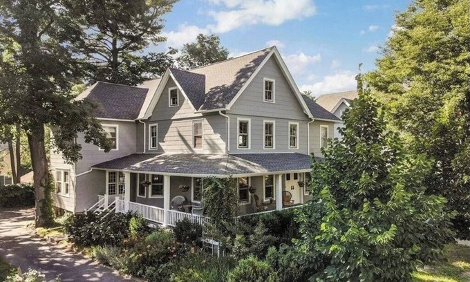 Scarsdale House | Spacious Scarsdale house -30 mins to Manhattan