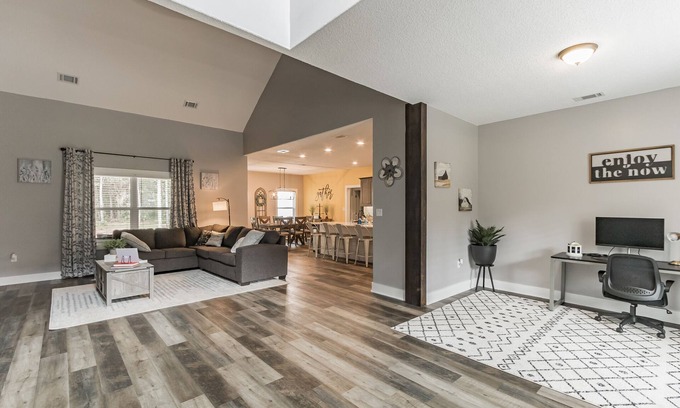 Brunswick House | Spacious secluded home minutes away from the beach!