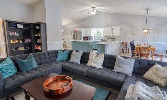 Basye House | Spacious & Secluded Mountain Retreat by Bryce Resort: Ski, Mtn Bike, Game room