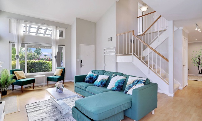 Fremont House | SPACIOUS, SERENE HOUSE 4BR IN THE HEART OF FREMONT ( PET- FRIENDLY!)