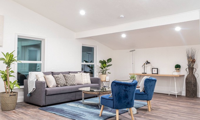Plano House | Spacious Serenity: Your Convenient Retreat & Roomy Heaven
