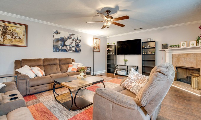 Snellville House | Spacious Snellville Home w/Yard: 28 Mi to Atlanta