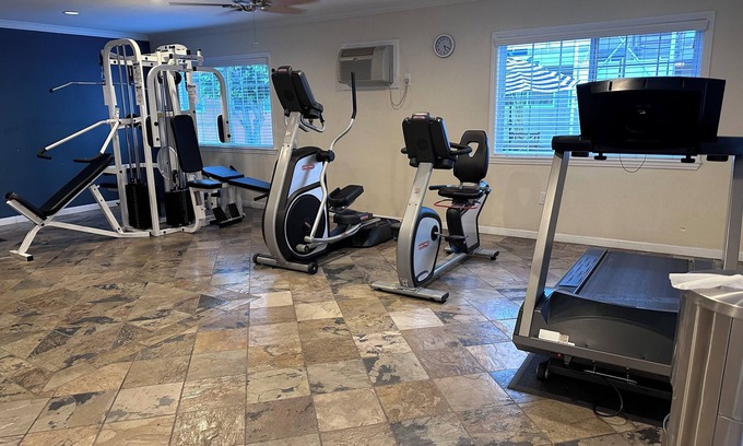 Northwest Torrance Apartment | Spacious South Bay Condo