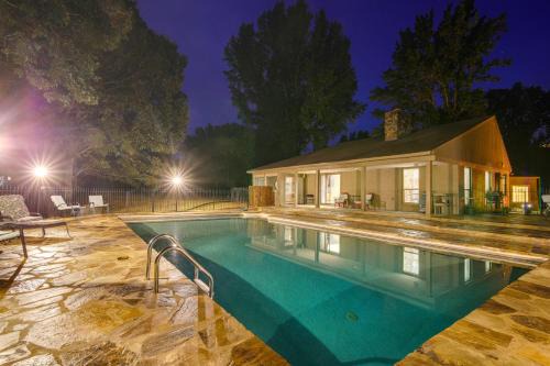 Southaven House | Spacious Southaven Home on 8 Acres with Private Pool
