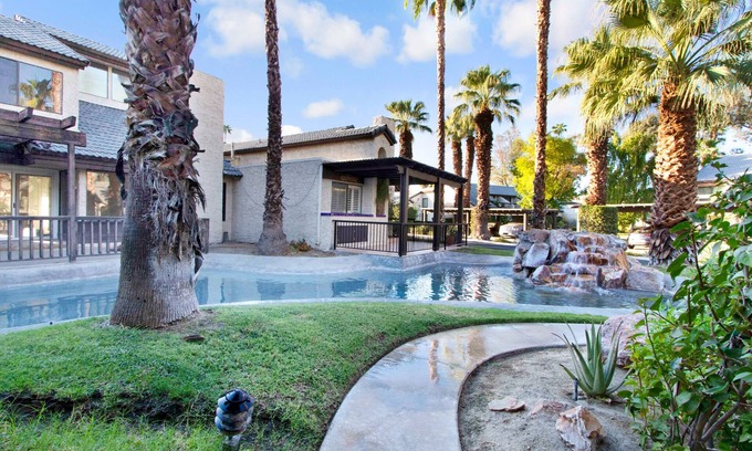 Palm Springs Condo | Spacious Spanish Style Condo in Los Pueblos+Koi Filled Lagoon+Pool&Spa - Los Pue