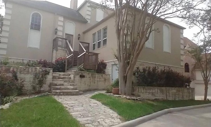 Nassau Bay House | Spacious Split-Unit Home in Nassau Bay, Texas