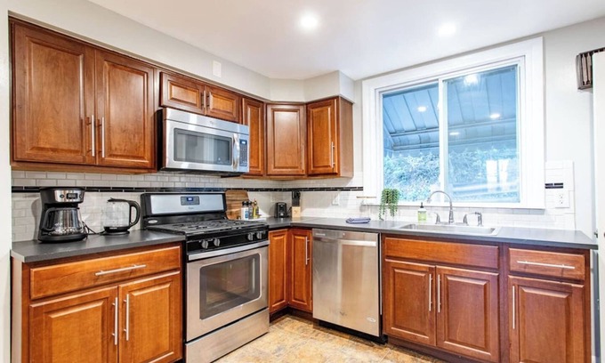 South Side Flats House | Spacious Stay in Southside Slopes Near Downtown