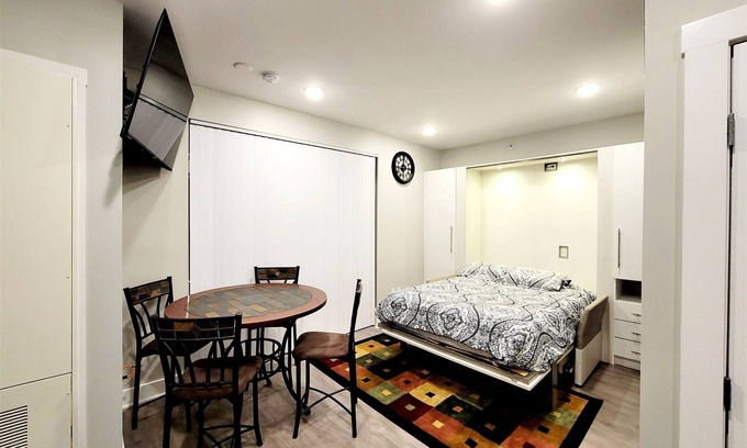 Downtown Apartment | Spacious Studio Downtown minutes from hospital