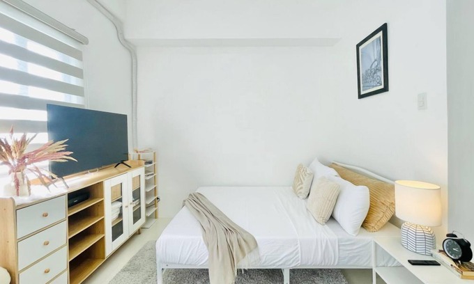 Mandurriao Apartment | Spacious Studio with Balcony
