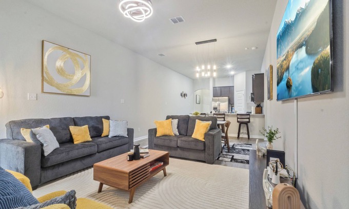 Converse House | Spacious & Stylish 3BR Retreat with 2 Full Baths – Your Perfect Getaway!
