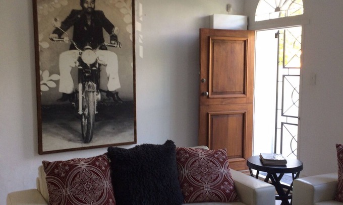 Cape Town City Centre House | SPACIOUS, STYLISH, CENTRAL , SUNNY