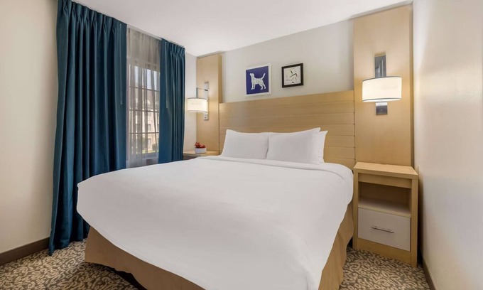 Arrowood Hotel | Spacious Suite 3 Miles Away Carowinds Park & 6 Miles Away SouthPark Mall