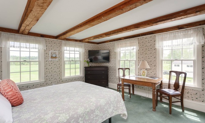 North Berwick Hotel | Spacious Suite in a farm setting-20 mins to the ocean-#2-Abbott Brook Inn