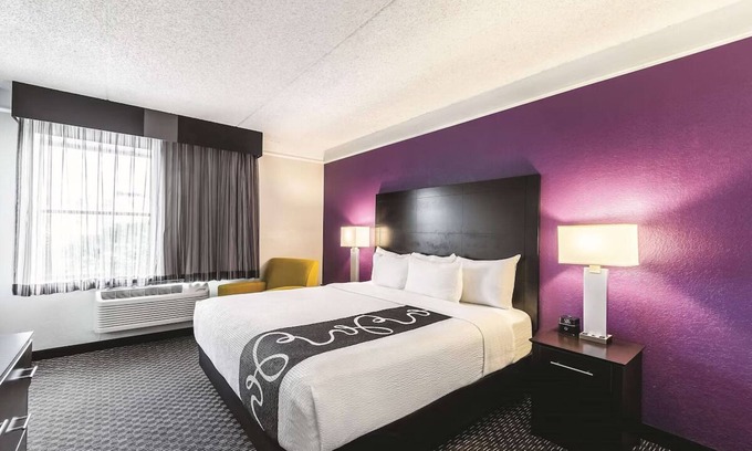 Arsenal Hotel | Spacious Suite w/Jetted Tub Ideal for Romantic Stay | Downtown Retreat