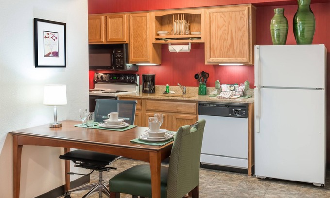 Maryland Heights Apartment | Spacious Suites for your long term needs