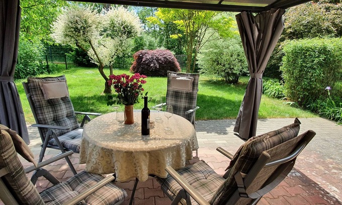 Hohenlychen Apartment | Spacious, sunny 4-star * apartment with garden near the lake in Lychen
