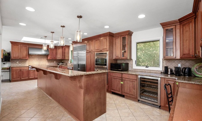 Town of North Castle House | Spacious & Sunny Single Family