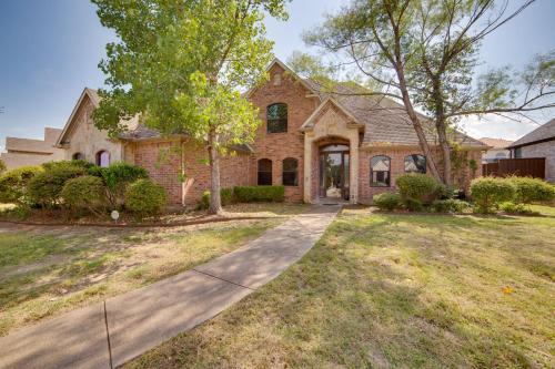 Sunnyvale House | Spacious Texas Retreat with Community Pool