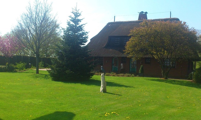 Grellsbull House | spacious thatched cottage with many extras