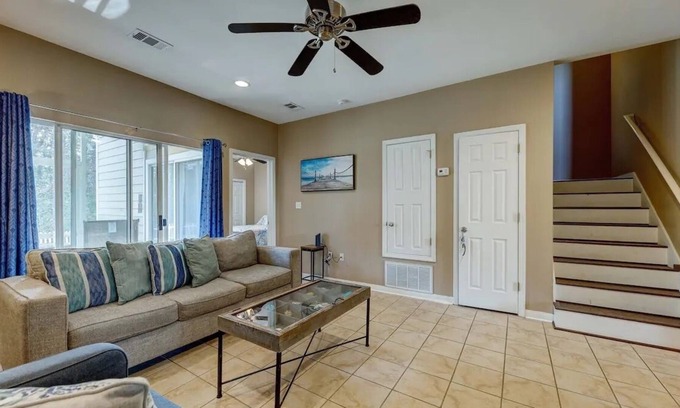 Niceville House | Spacious Townhome near Destin and Elgin AFB