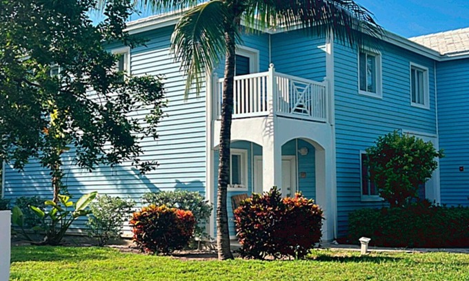 North Bimini House | 🏝️ Spacious Townhouse 2-Bedroom with Private Balconies & Backyard BBQ,