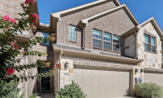The Colony House | Spacious Townhouse, Furnished w/Attached Garage