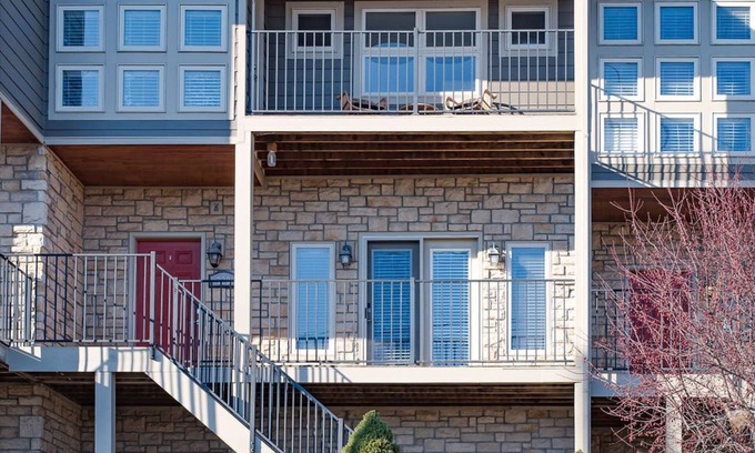 Covington House | Spacious townhouse with beautiful views of Downton Cincinnati.