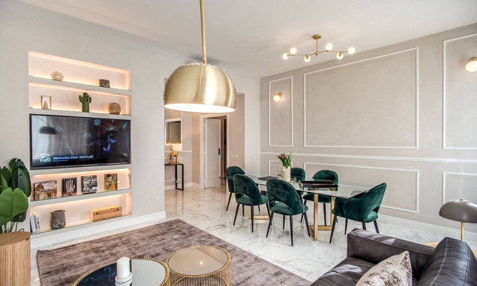 Rione VII Regola Apartment | Spacious Trastevere Family Home - 6 AC/WIFI/Heating/Elevator