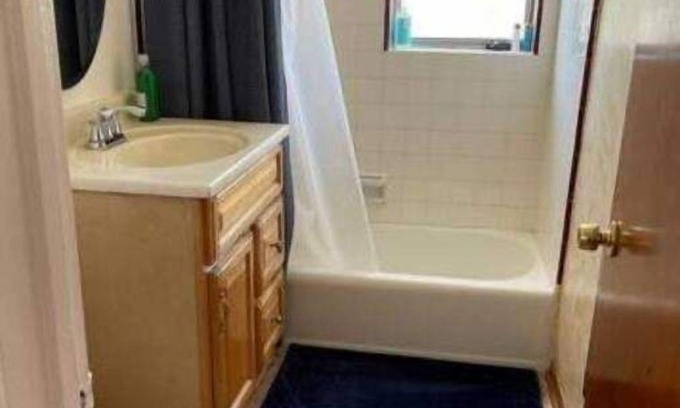 Pico Apartment | Spacious Two Bedroom in Santa Monica