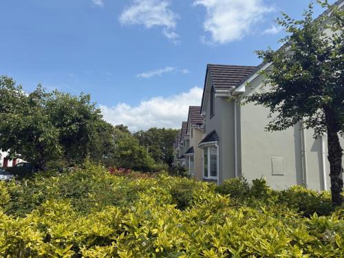 Kenmare House | Spacious two bedroom home. Easy stroll from Kenmare town