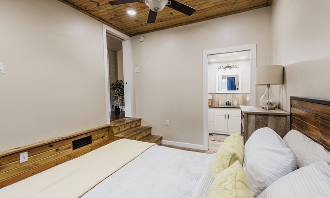 Trowbridge Park House | Spacious & Updated! Marquette Township Home - HotTub - Backyard - Garage