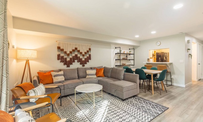 Eagle House | Spacious, Upgraded and Comfortable! Eagle Two Bedroom Retreat!