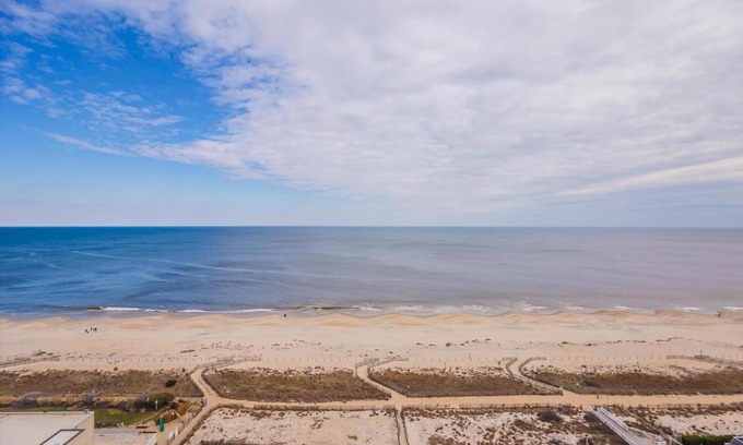 North Ocean City Condo | Spacious Upgraded Oceanfront Gem, Great Views, Sleeps 6, Flexible Check-in Days