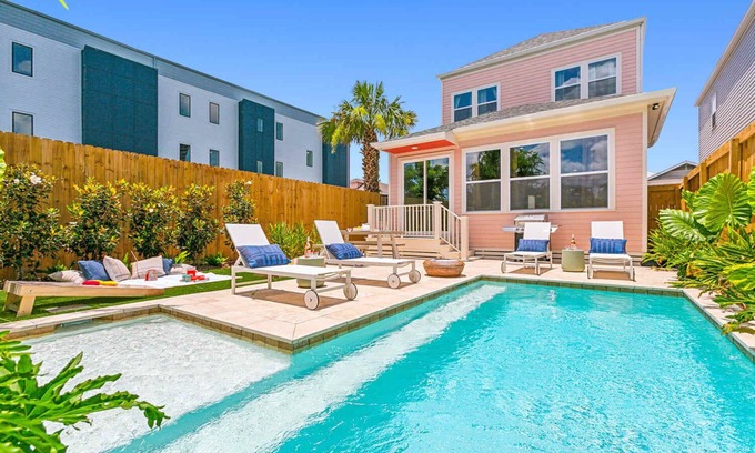 Faubourg Lafayette House | Spacious Upscale Home w/heated Pool+Parking NearFQ