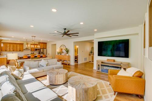 Garden City House | Spacious Utah Home with Hot Tub Less Than 1 Mi to Bear Lake!