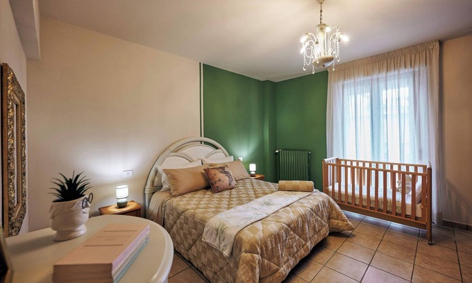 San Giovanni Rotondo Apartment | Spacious Vintage Style Apartment, family and pet friendly