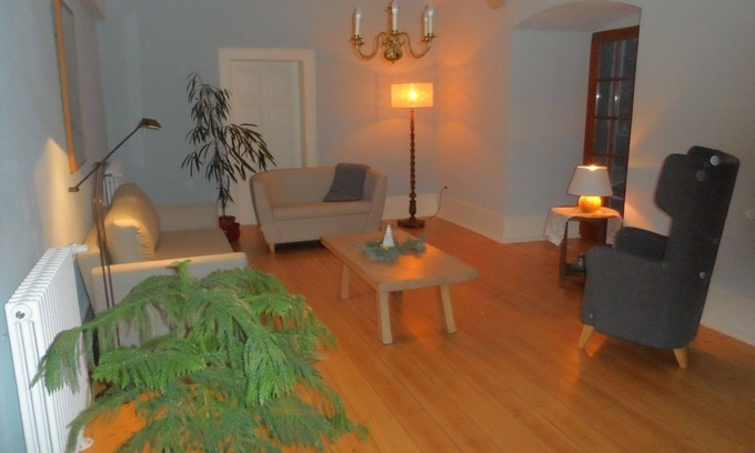Roßdorf Apartment | Spacious vacation apartment (80 m²) for up to 4 people with free WiFi
