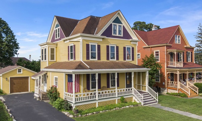 Catskill House | Spacious Victorian in the heart of Catskill Village - Close to All